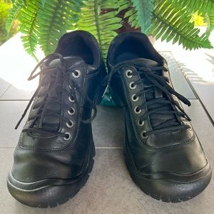 Keen Men’s Size 9.5 Black Color WaterProof Work Shoes.
